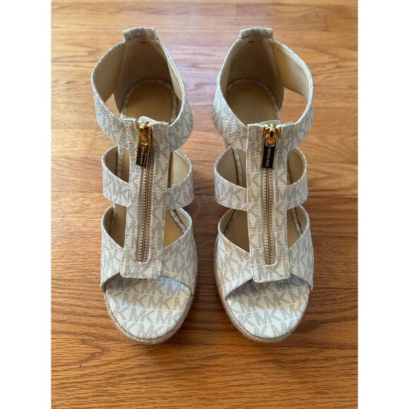 Michael Kors Size 9.5M Womens Vanilla Damita Wedge Logo MK Signature Sandals - Picture 9 of 10